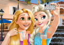 Elsa And Rapunzel Selfie Time