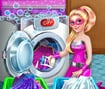 Lavando as Capas da Super Barbie