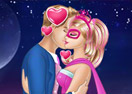 Super Barbie's Love Kiss