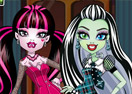 Monster High Nose Doctor