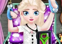 Jogar Baby Elsa Halloween Surgery - Terror