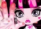 Jogar Draculaura Hand Doctor - Monster High
