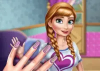 Jogar Princesses Nails Salon - Manicure