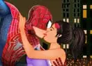 Spiderman Kissing 2